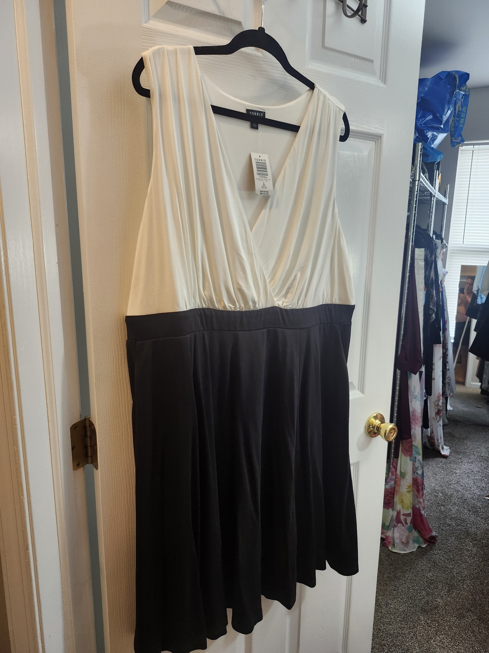 torrid Cream and Black V‑Neck Two‑Tone Midi Dress, Torrid 3 = 3X